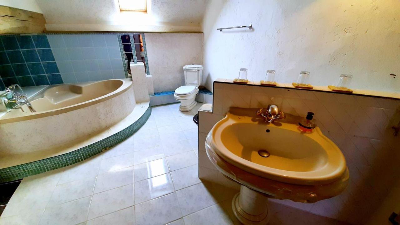 Gite Chez Leo Varennes-sur-le-Doubs 外观 照片